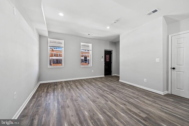 Photo - 4206 Ivanhoe Ave