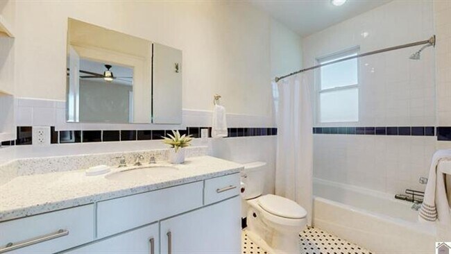 Photo - 618 Madison St