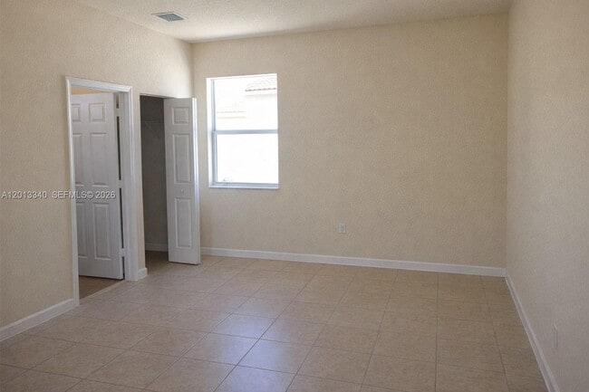 Building Photo - 9551 SW 171st Pl Unit 9551A