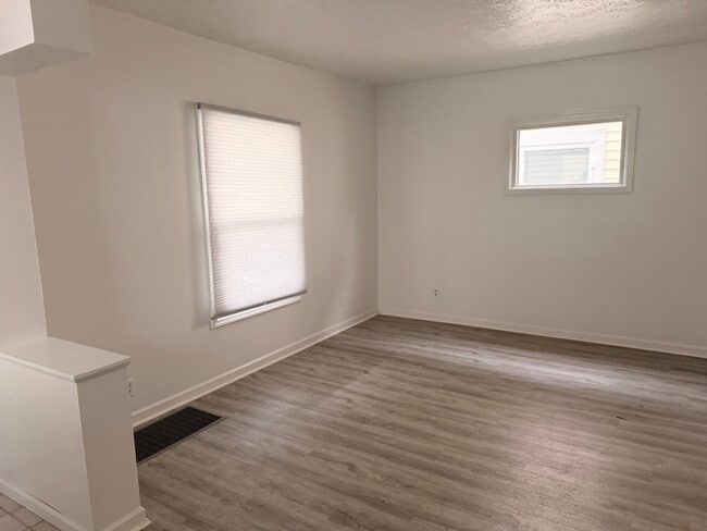 Photo - 524 Blaine Ave