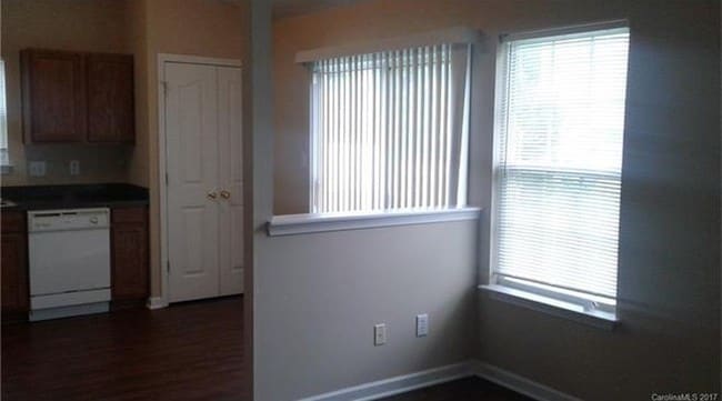 Photo - 1138 Stonehenge Ln