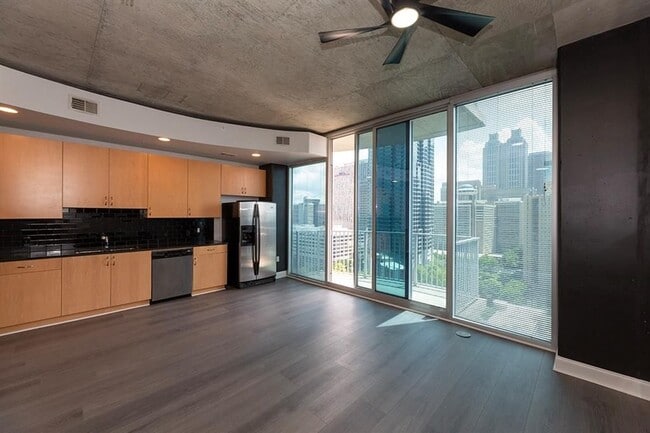 Photo - 400 W Peachtree St NW Unit 2310