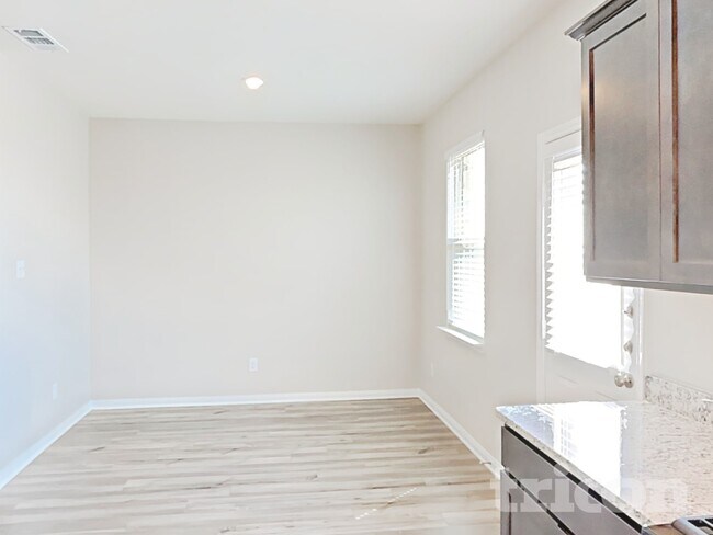 Photo - 900 Clark Dr