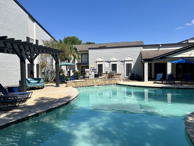 Building Photo - The Verano Rental