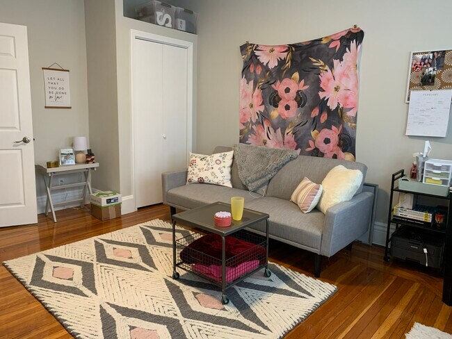 Photo - 179 Adams St Unidad 3