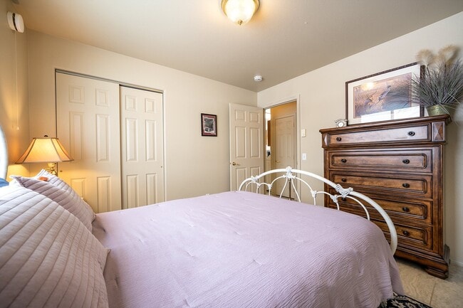 Photo - Fully furnished w/ internet and utilities included