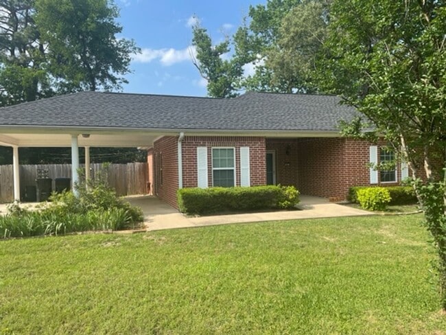 Building Photo - 3/2/2 PTISD