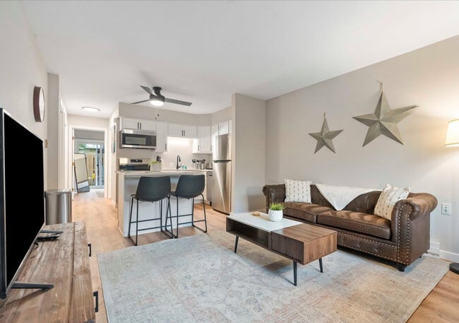 Photo - 1217 E Wilson St Unit ID1377401P