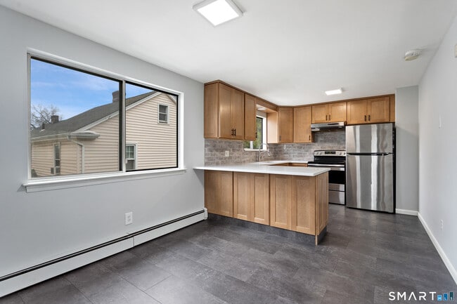 Building Photo - 1103 Shippan Ave Unit 2