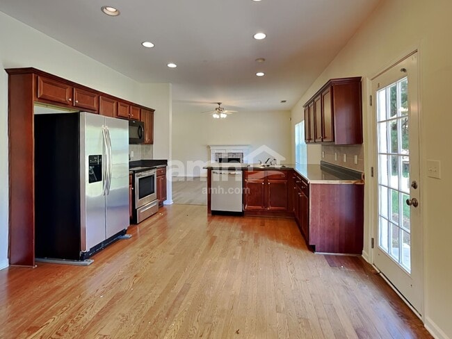 Photo - 35 Hampton Pl