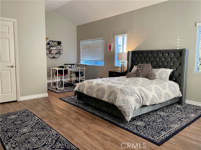 Photo - 10000 Reseda Blvd