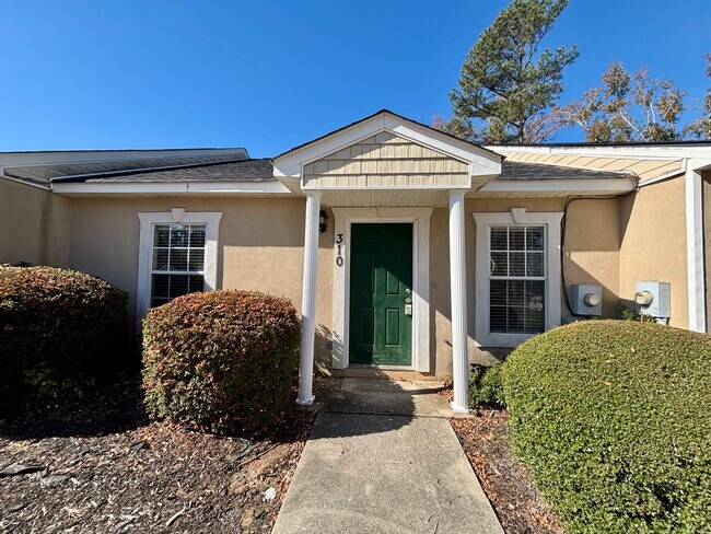 Photo - 310 Evans Lake Way