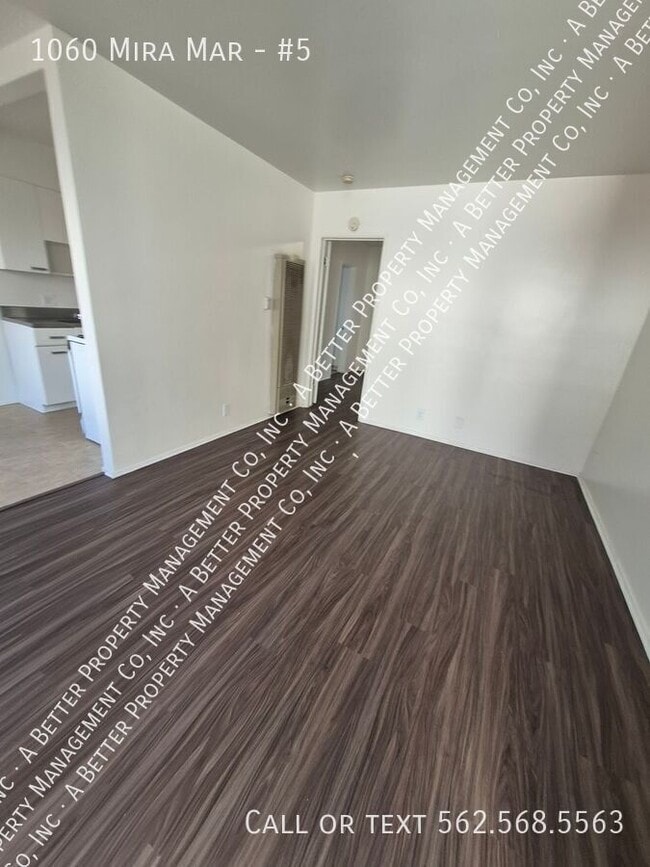 Building Photo - 1060 Mira Mar Ave Unit #5