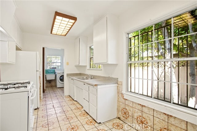Photo - 556 N Sunset Ave