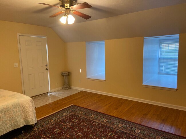 Photo - 3069 Colonial Way Unidad B
