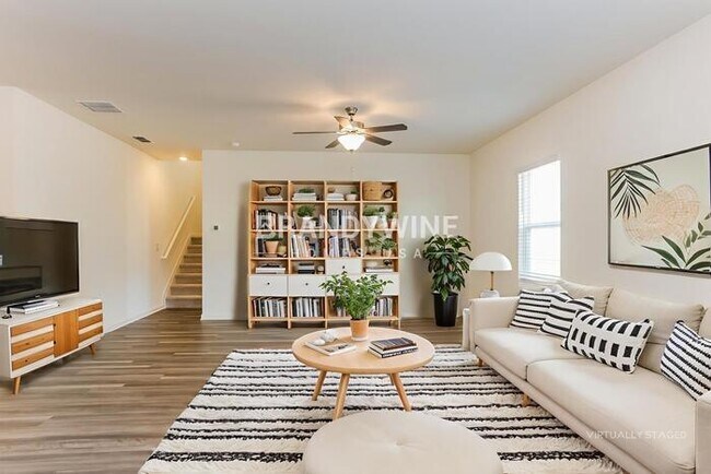 Photo - 83 Rowlett Pl