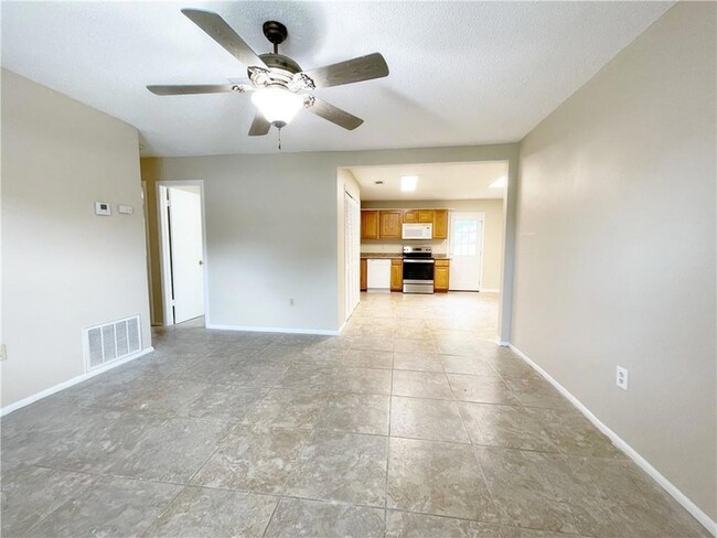 Photo - 1458 Fremaux Ave