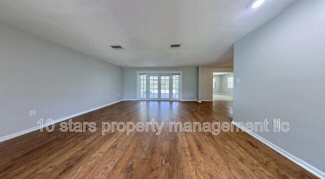 900 Wellington Dr