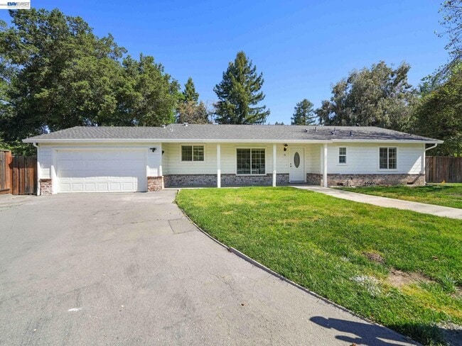 Photo - 72 Orchard Ct