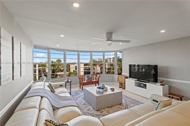 Photo - 3051 NE 48th St Unit 307