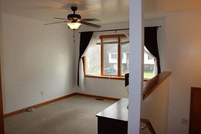 Photo - 35 Catalpa Dr