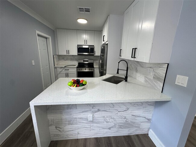 Photo - 814 SW 12th Pl