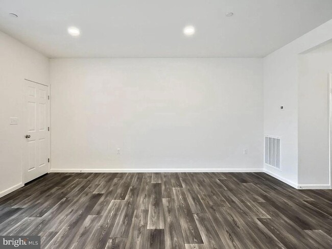 Photo - 7884 Briarwood Dr