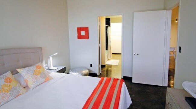 Photo - 300 South Saint Paul St Unit b4