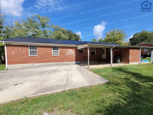 Photo - 205 E 13th St