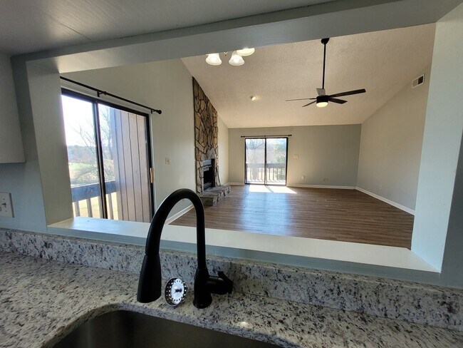 Photo - Charming 2 Bed/2 Bath Condo - Mallard Head Subdivision - Spacious Deck - Fireplace - Community Pool