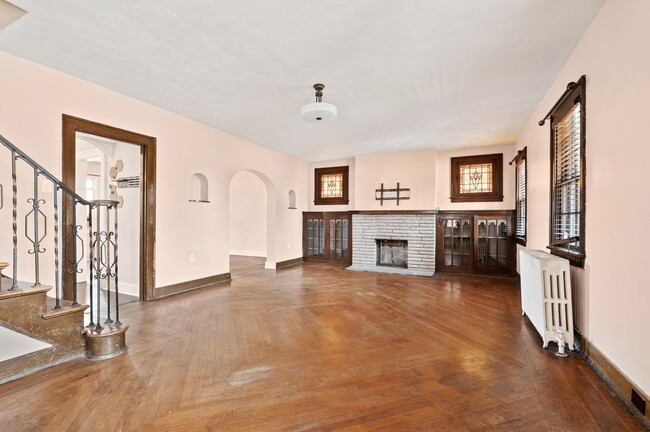 3846 Brownsville Rd