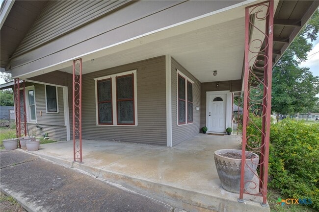 Photo - 262 Clemens Ave