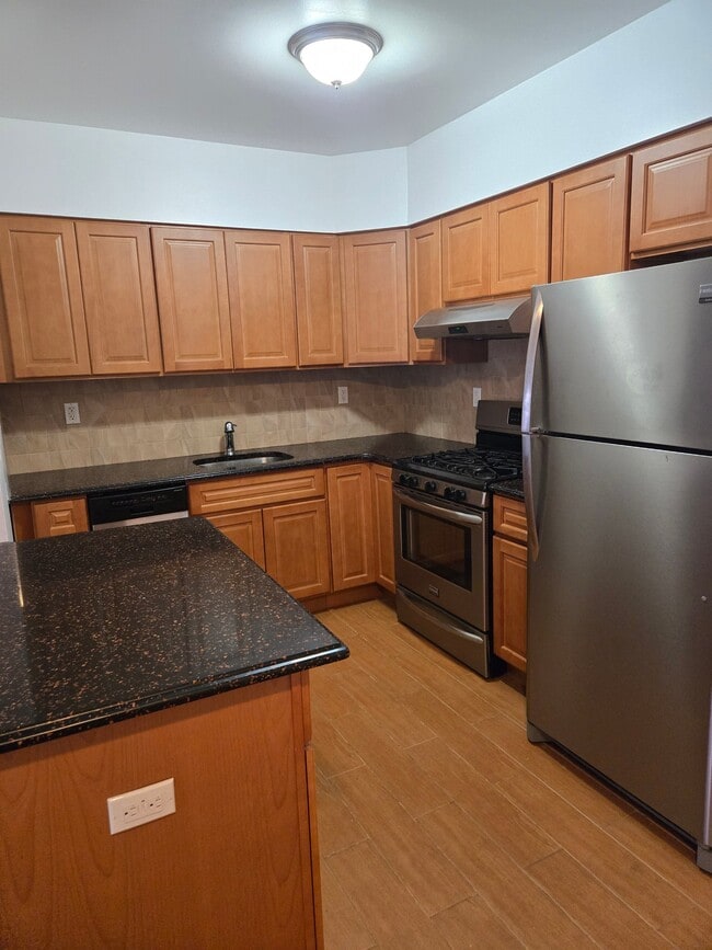 Photo - 25-41 37th St Unit 2B
