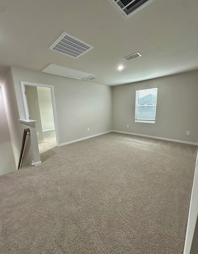 Photo - 612 White Birch Ln