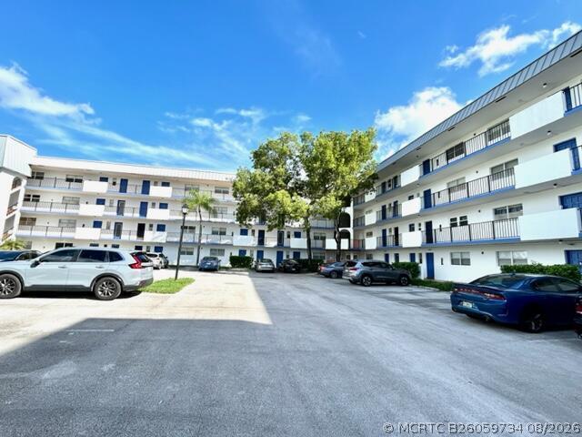 6061 N Falls Cir Dr Unit 402