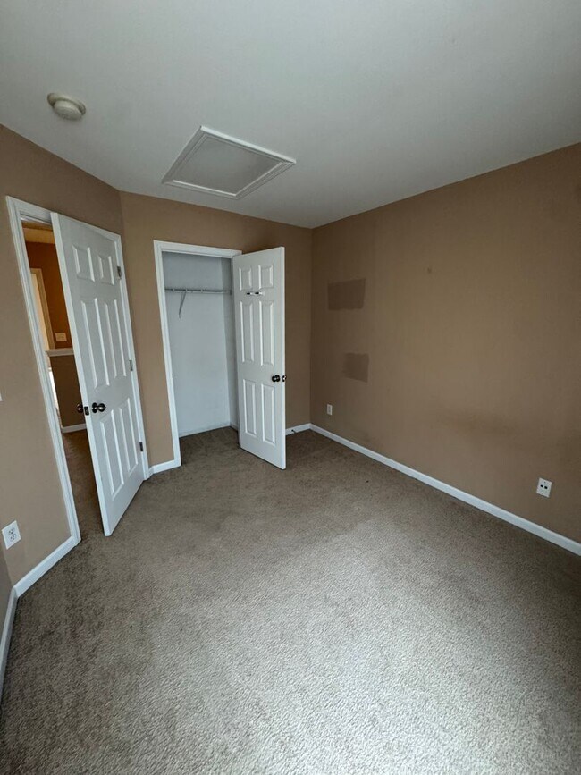 Photo - 3 bedroom townhome available for immediate move in!