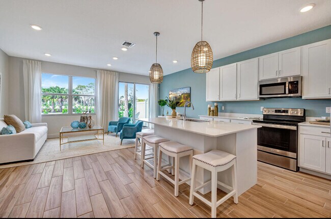 Photo - 608 Waters Edge Ln