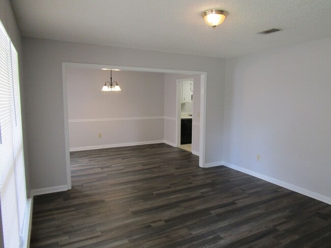 110 Tempest Ln
