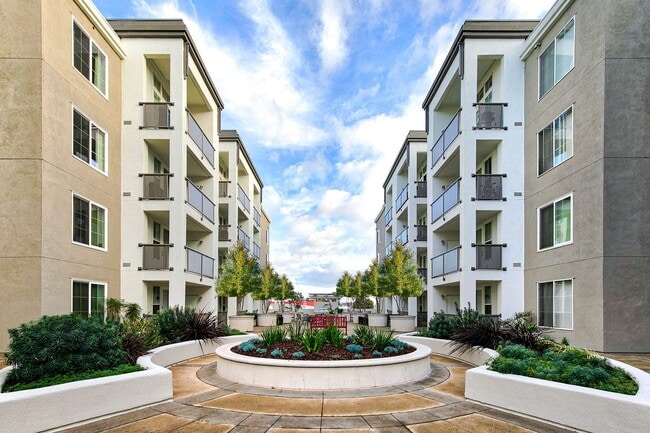 Our community boasts an ideal location and an excellent amenity package - Allegro at Jack London Square