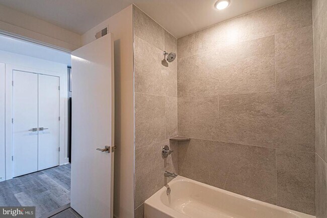 Photo - 1245 Ridge Ave Unidad 403