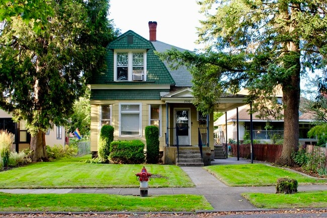 Building Photo - 2530 W Gardner Ave