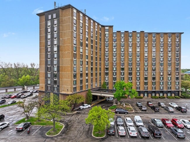 Building Photo - 1 Renaissance Pl Unit 1105