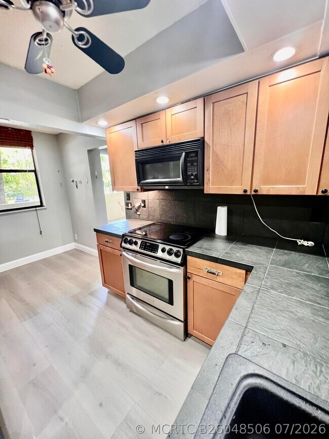 1850 Homewood Blvd Unit 207