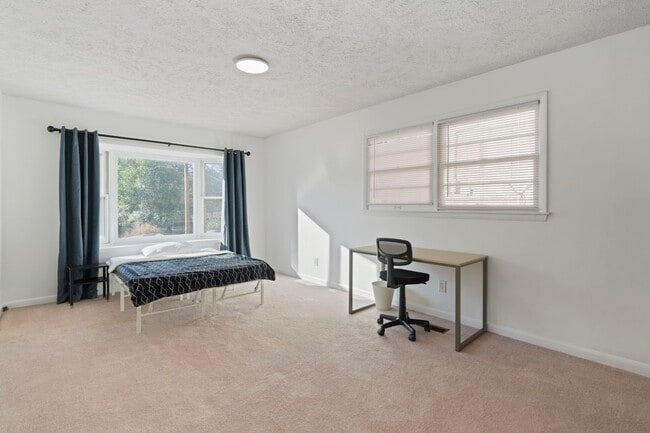 Photo - 2219 Euclid Rd NW