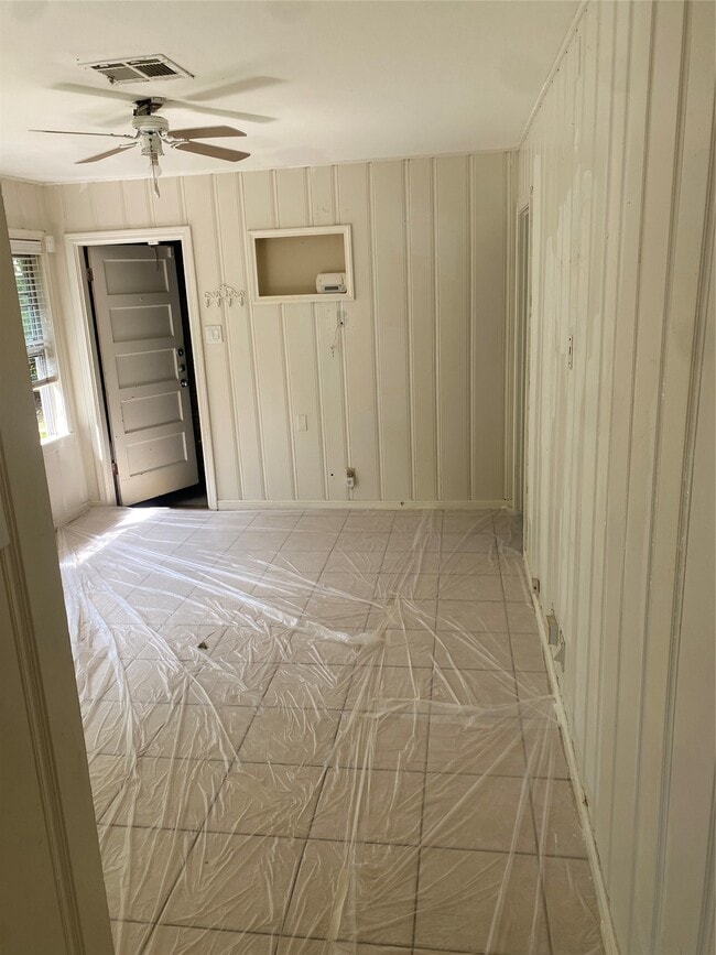 Photo - 8318 Greenbush St