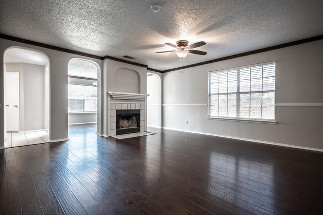 Photo - 309 Longshore Dr