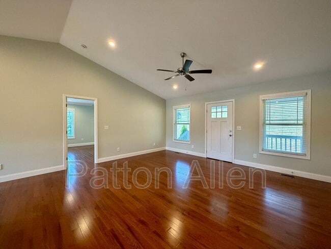 Photo - 207 Riverside View Dr