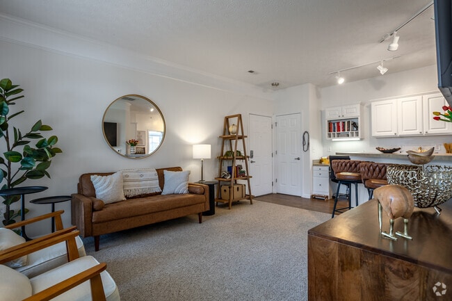 1BR, 1BA - 611SF - Living Room - Fisher Commons