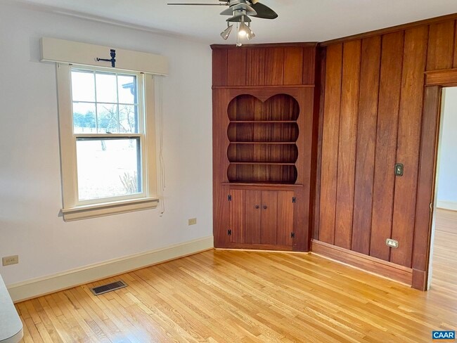 Photo - 119 Tanbark Dr