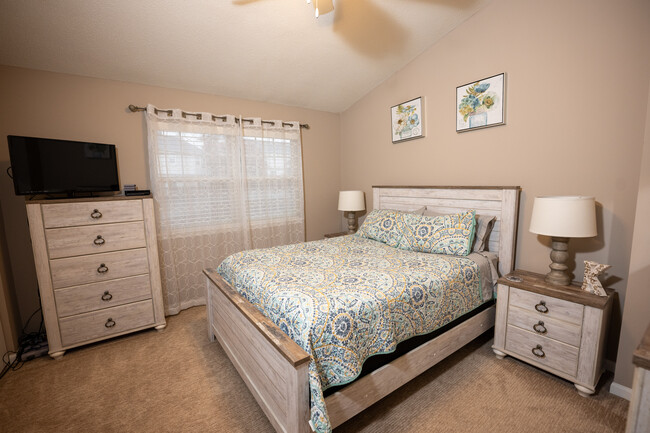 Photo - Lake View Apartments